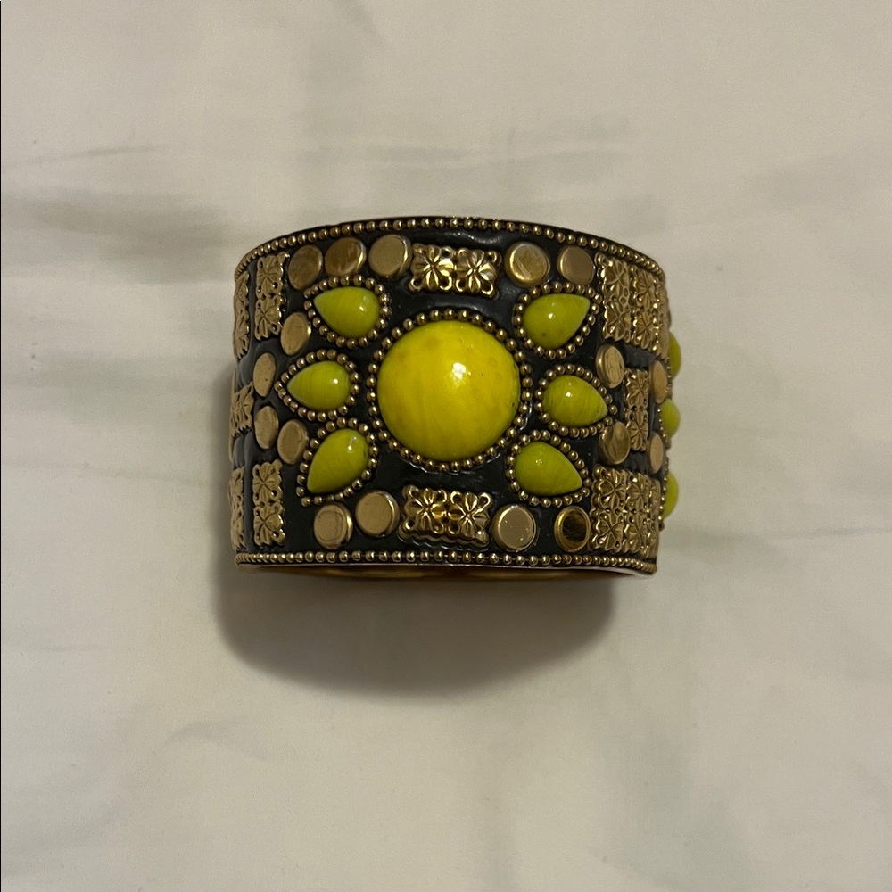 GOLD AND GREEN STATEMENT BANGKE CUFF BRACELET 7”